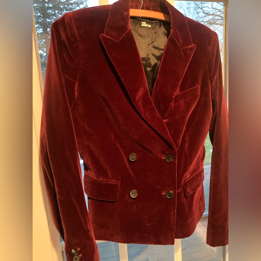 The Kooples, NWT, burgundy velvet cropped double breasted blazer, size 34